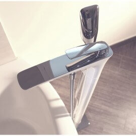 Robinet Mitigeur de Baignoire au sol chromé/blanc Concep't| Rue du Bain 2