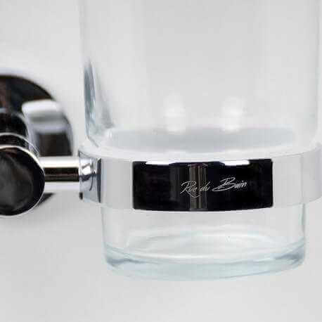 Chromglashalter auf Rue du Bain