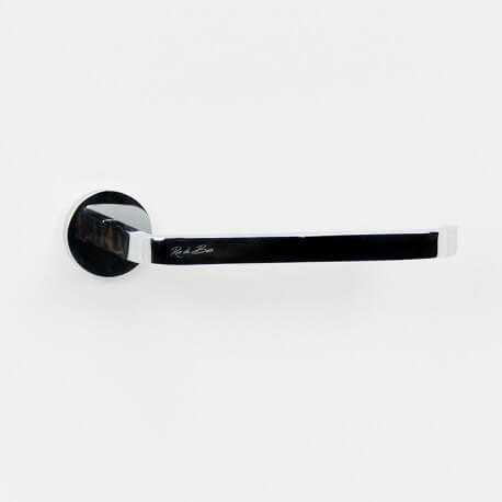 Anse chromed towel holder