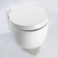 WC blanco compacto sostenido con encanto Abattant